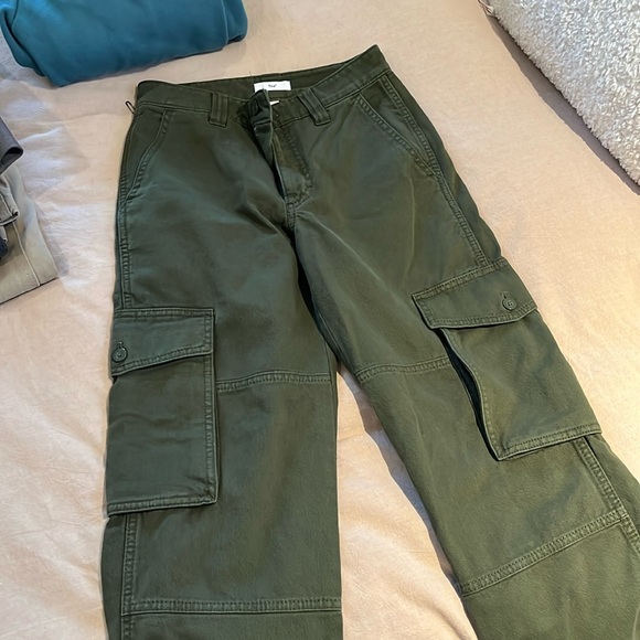 Aritzia TNA Cargo - Picture 1 of 2